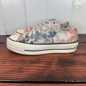 Converse Chuck Taylor All Star Lift Platform Low – “Washed Florals” - Women’s 8